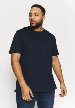 Pier One 2 Pack - Basic T-Shirt - Dark Blue/Bordeaux -Modern Fashion Shop 021a469de3c34333aaa51c7bb2be4c26