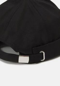 Pier One Beanie - Black -Modern Fashion Shop 242bb431518647b4b9c15b1330b4a861