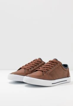 Pier One Trainers - Cognac -Modern Fashion Shop 3b00da4a03eb4ec1b97b037135210f8d