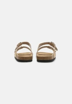 Pier One Leather Unisex - Slippers - Beige -Modern Fashion Shop 5c08a27821fd48c5b7a8f15fb878043f