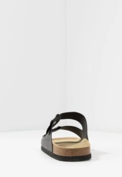 Pier One Unisex - Slippers - Black -Modern Fashion Shop 6792cddf649c4c73afdf1fc19e95f07f