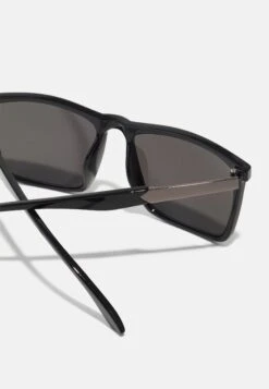Pier One Unisex - Sunglasses - Black -Modern Fashion Shop 68eedd1883084ceba8a39a75b1e28cc2