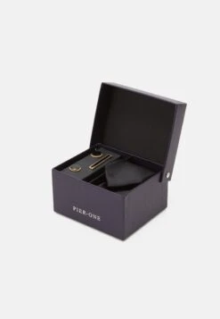 Pier One Set - Pocket Square - Black -Modern Fashion Shop 694a847acb5d4452be025fc6f3dd0a29