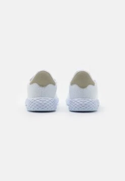 Pier One Trainers - White -Modern Fashion Shop 7b693e638a644a1296171cc327999979