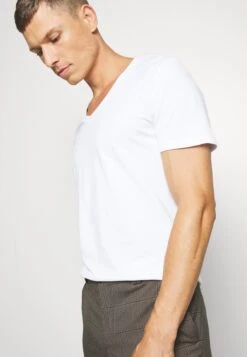 Pier One 2 Pack - Basic T-Shirt - White -Modern Fashion Shop 8a50f47374ab42e380a66ae8b1778f0e