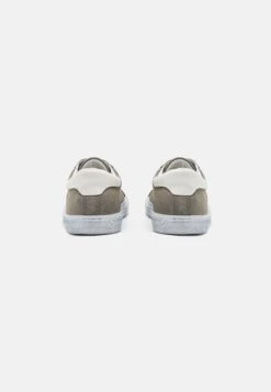 Pier One Trainers - Grey -Modern Fashion Shop 8dce156f603c4f1e949ccd2231979907