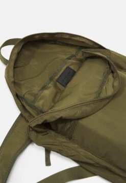 Pier One Travel Compact Backpack Foldable Unisex - Rucksack - Khaki 9 Pier One Travel Compact Backpack Foldable Unisex - Rucksack - Khaki -Modern Fashion Shop 950ff27251644415923cabe4fe85982f
