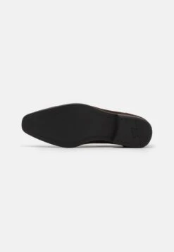 Pier One Slip-Ons - Brown -Modern Fashion Shop bf827cee95634217983d23fadc857426