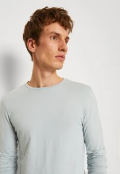 Pier One 2 Pack - Long Sleeved Top - Light Blue/Dark Blue -Modern Fashion Shop d315311a1b6348f89442cc5ec2361513