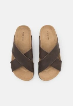 Pier One Unisex - Slippers - Brown 11 Pier One Unisex - Slippers - Brown -Modern Fashion Shop dc950c1c15d94646b16fe41412e2e3c9