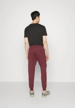 Pier One Tracksuit Bottoms - Tracksuit Bottoms -Modern Fashion Shop e08d9e55adef4896bd03487fd599f013