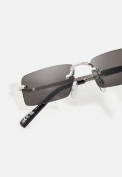 Pier One Unisex - Sunglasses - Black -Modern Fashion Shop e4b924402d194b83882d18a8e7fb02b3