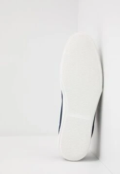 Pier One Unisex - Trainers - Dark Blue 12 Pier One Unisex - Trainers - Dark Blue -Modern Fashion Shop e752f9ad01314be7869db9ae10f02a5b