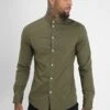 Pier One Muscle Fit Stand- Shirt - Oliv -Modern Fashion Shop f44273a00487432caffdf4cd66e29e7b