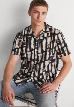 Pier One Shirt - Black